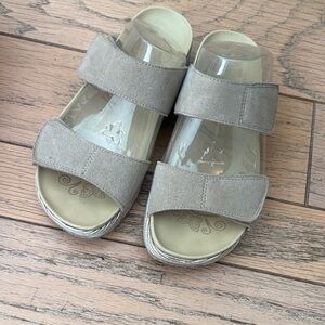 Alegria Light Gray Slide Sandals